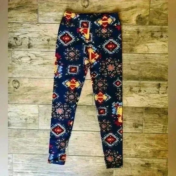 Lot of 2 leggins best fit women small or youth XL - Picture 2 of 6